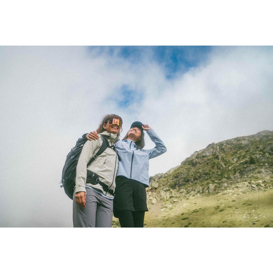 Veste de randonnée imperméable femme, MH100