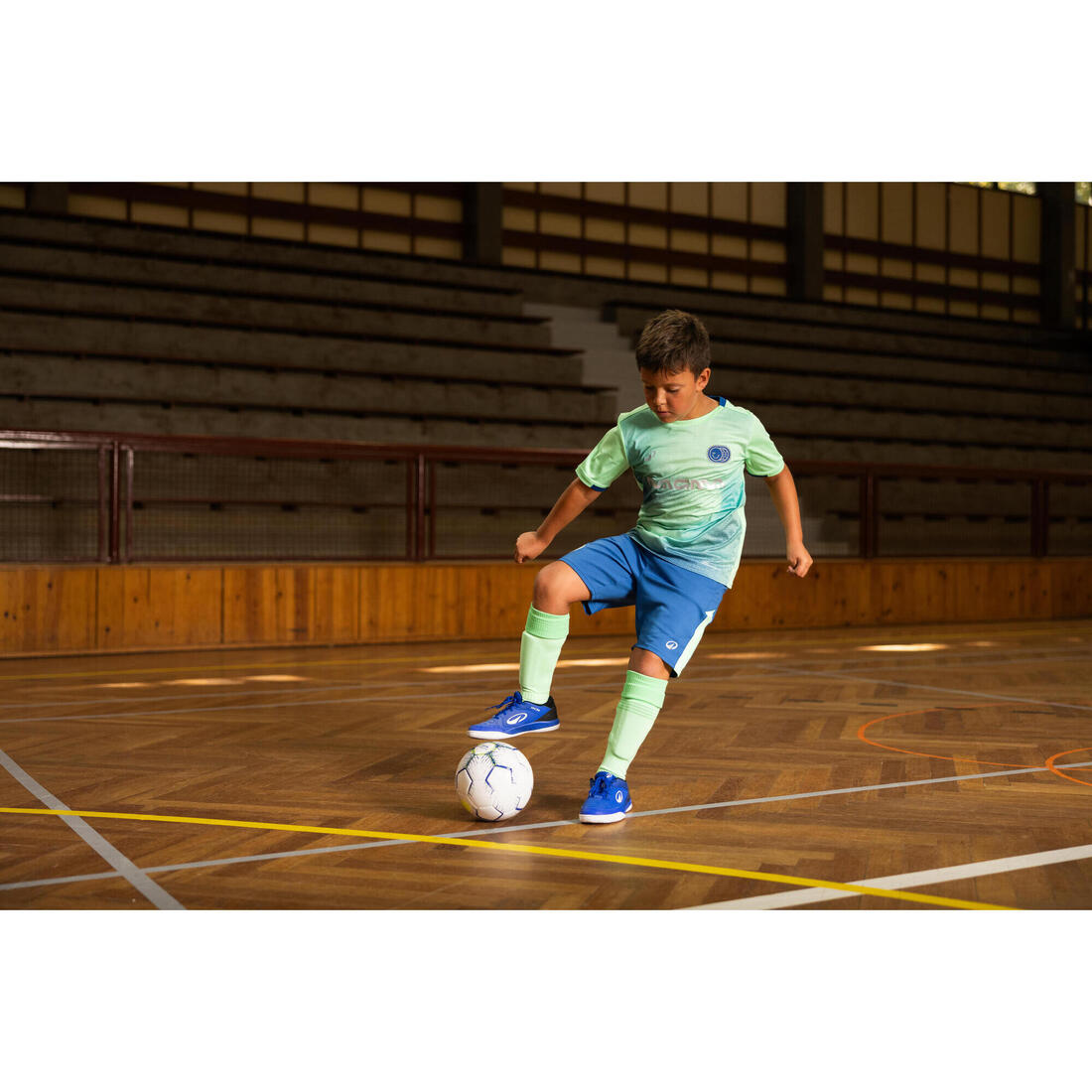 SHORT DE FOOTBALL ENFANT VIRALTO KIDS GRIS BANDE