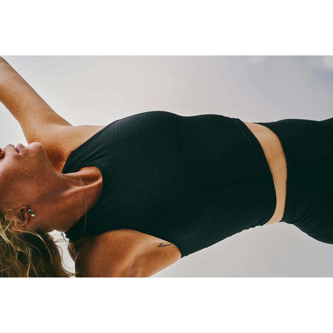 Débardeur de sport court galbant femme foncé