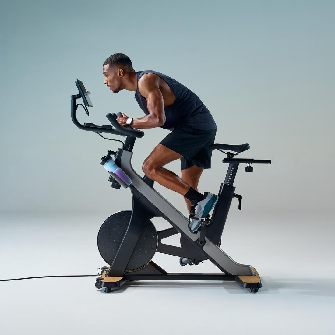 Vélo d'appartement connecté, training bike 900, garanti par Decathlon