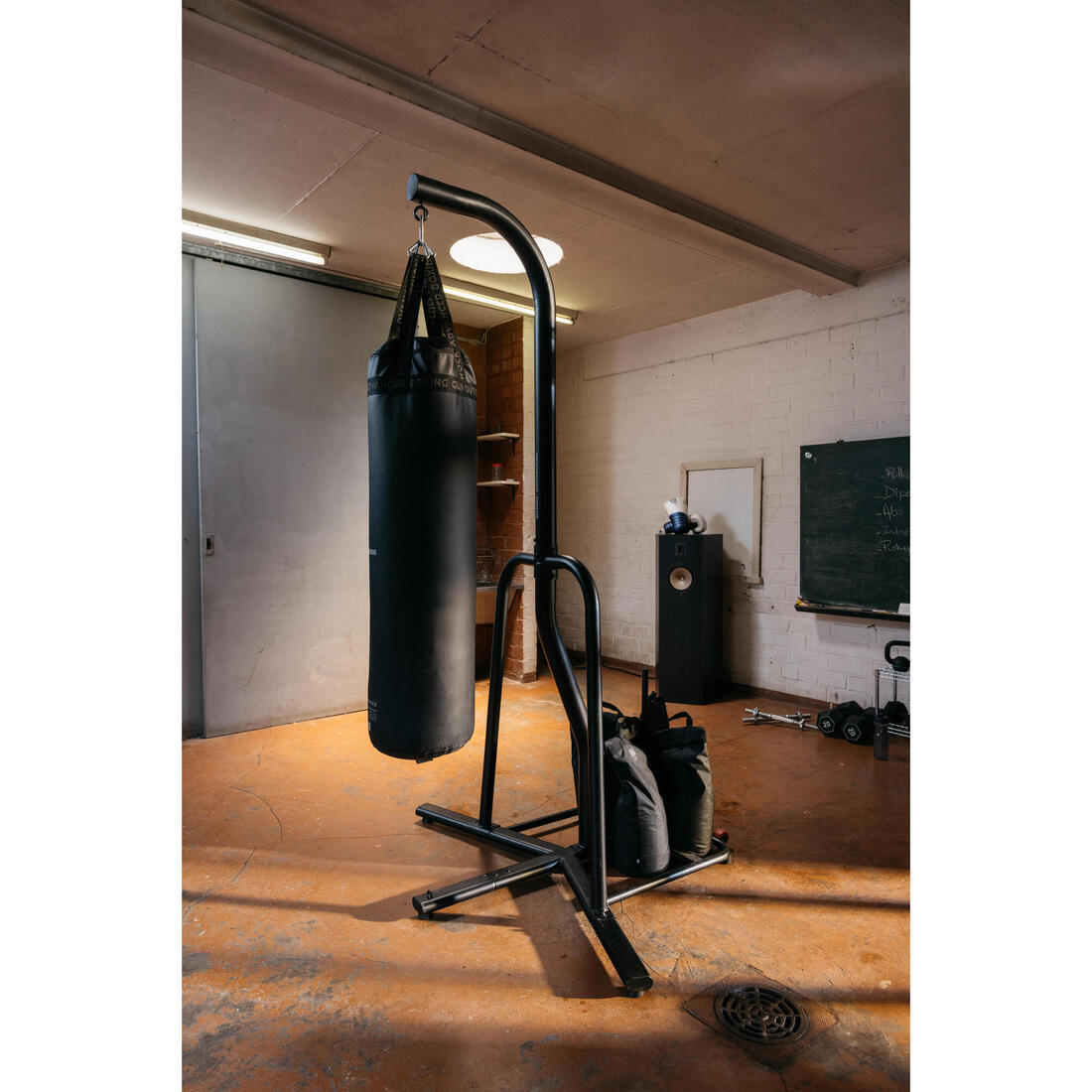 Sac de frappe pied/poing stable 32 kg adulte