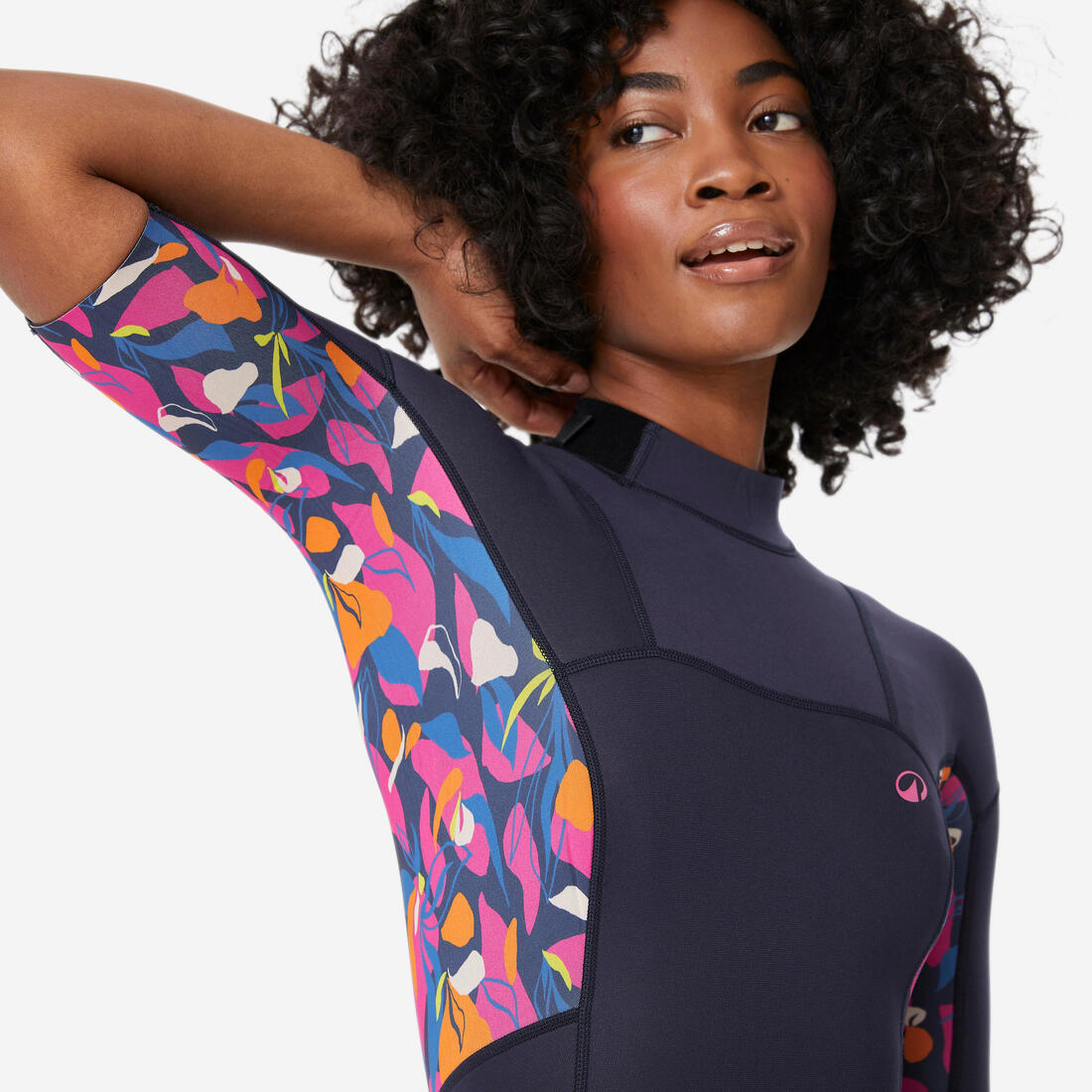 Shorty de surf femme 500 akaru zip dos manches courtes