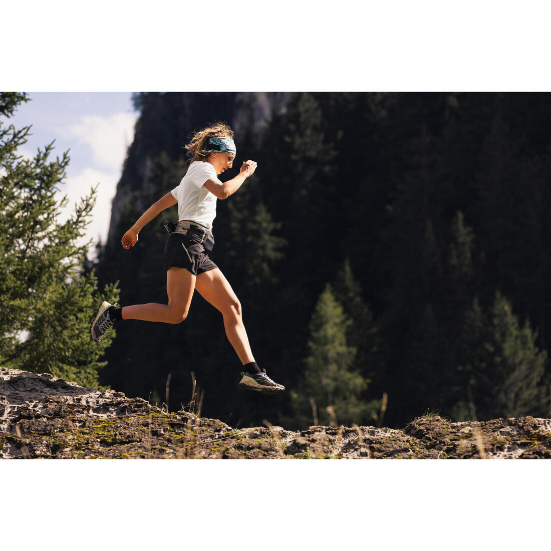 Short de trail running baggy femme noir
