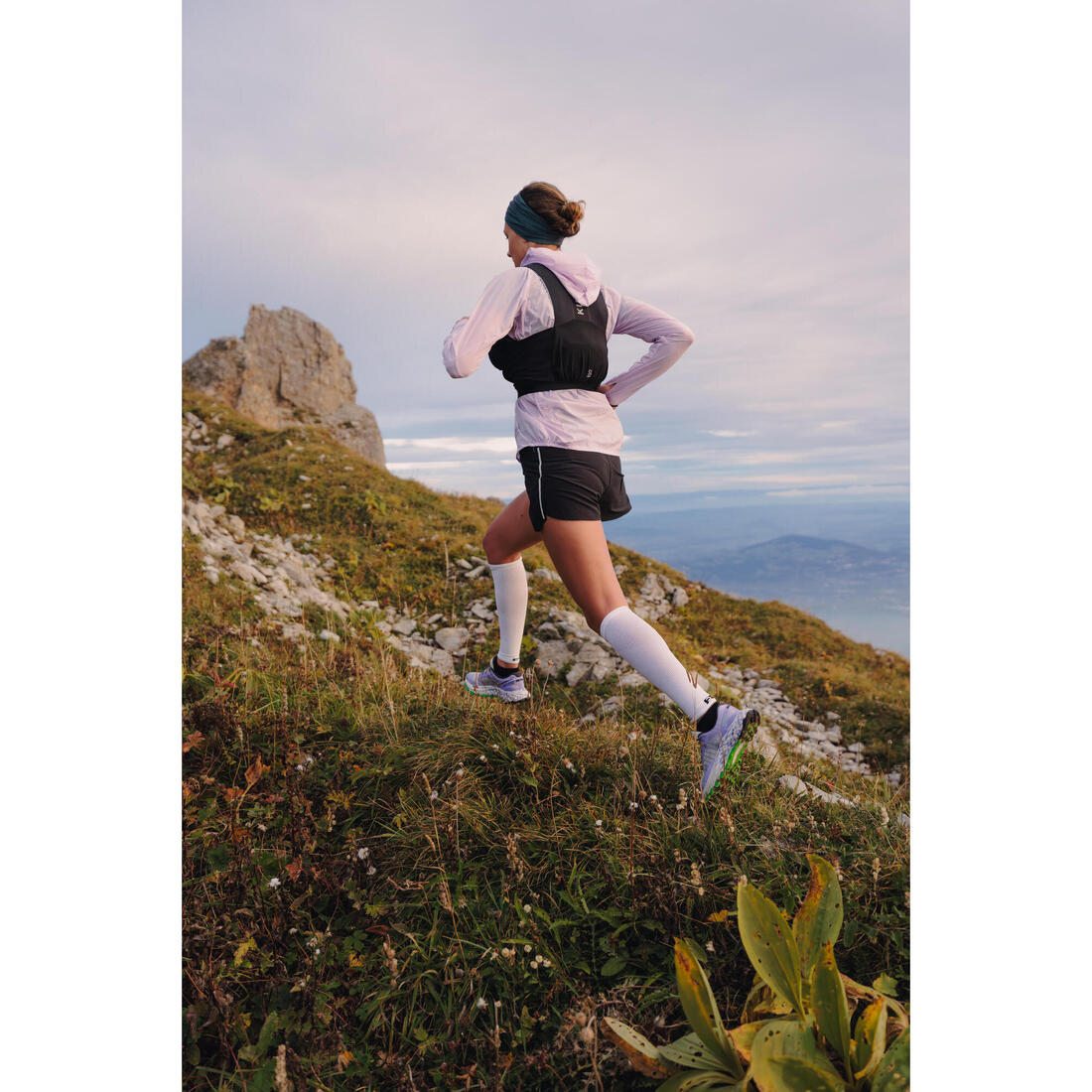 Manchons de compression running KIPRUN 900 blancs