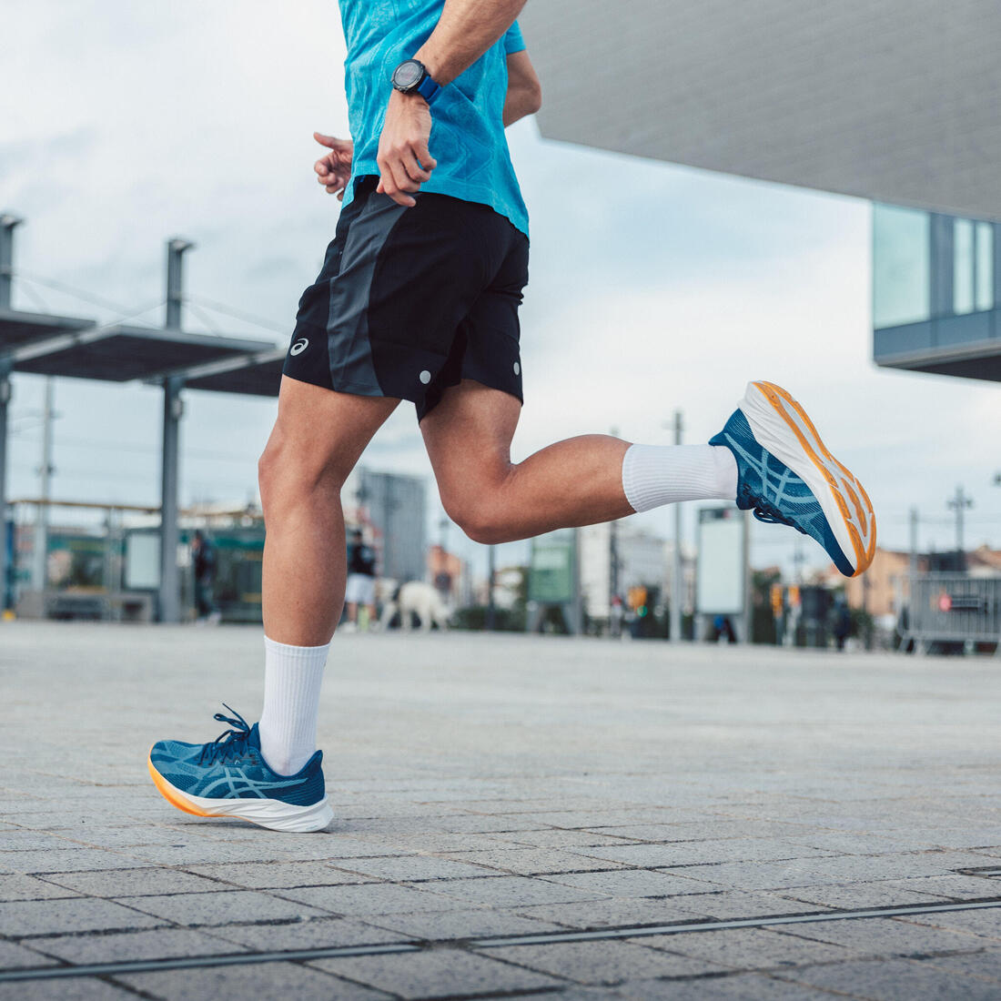 CHAUSSURE DE RUNNING DYNAMIQUE HOMME ASICS DYNABLAST 5