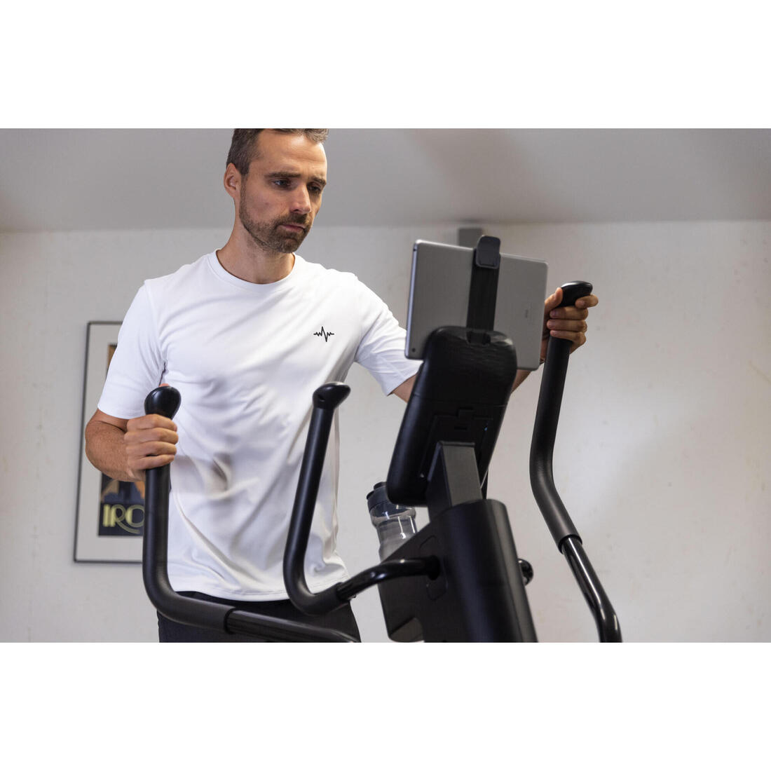 Elliptique roue avant 700 pliable, auto-alimenté et connecté