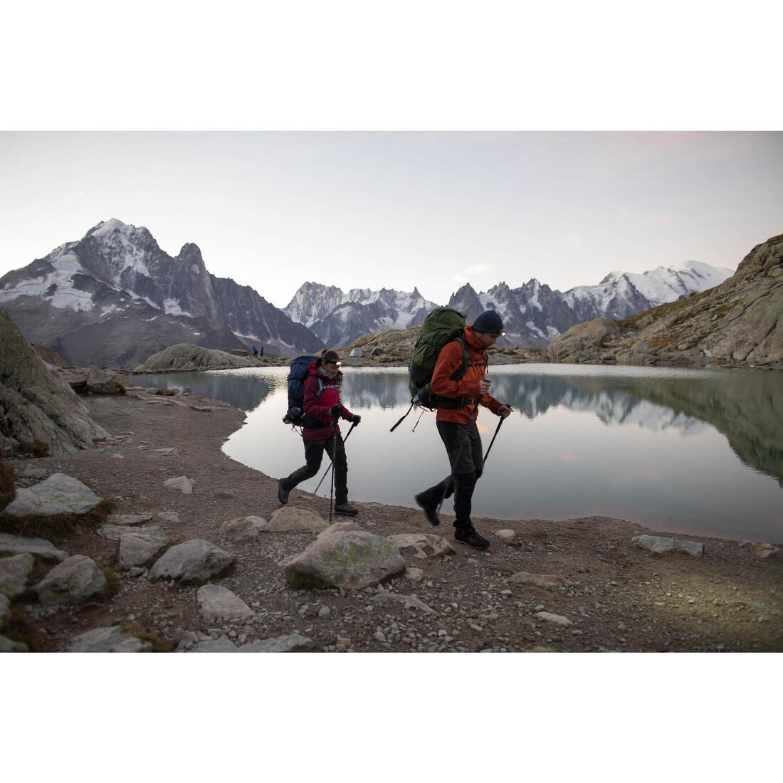 Sur-moufles de trekking montagne - mt500 imperméables noir - adulte