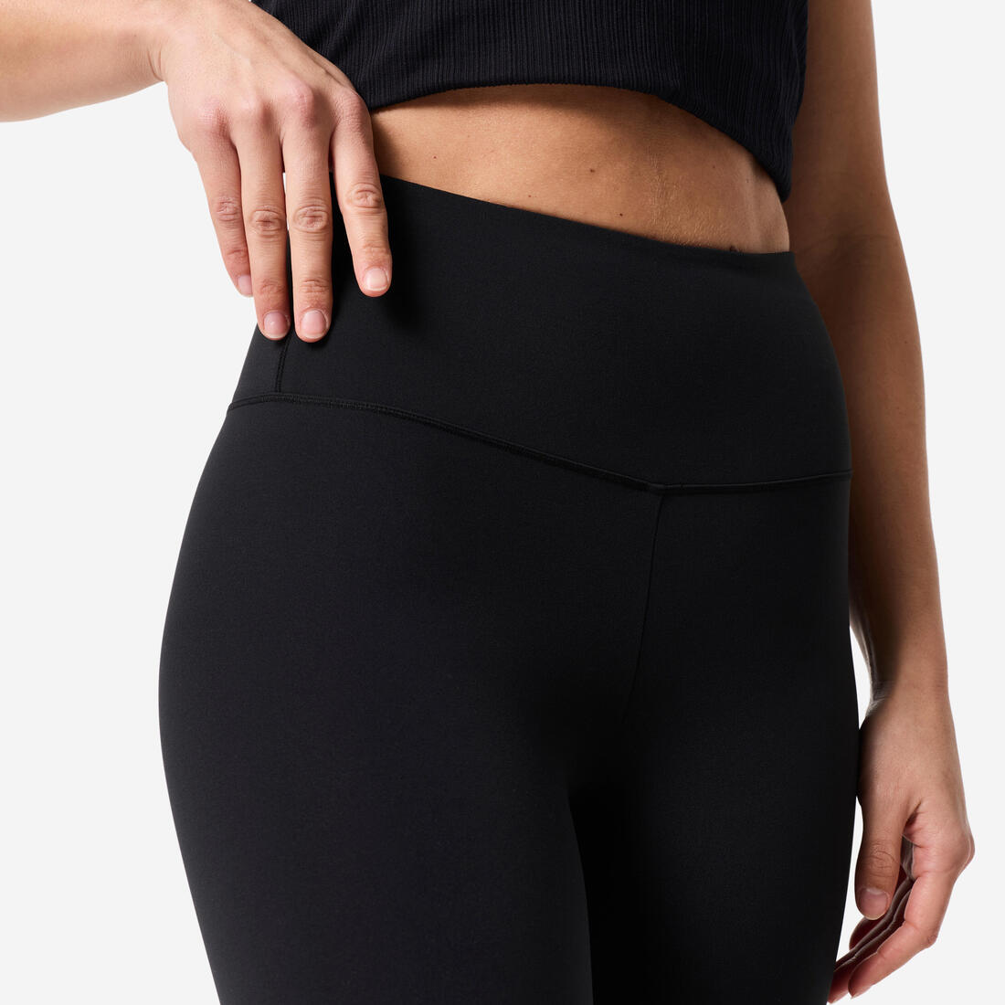 Cycliste de yoga et pilates extensible et confortable femme