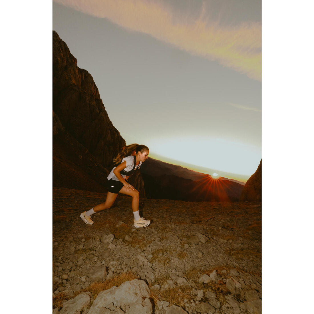 Chaussures de running trail plaque carbone femme, Kiprun kipsummit race beige