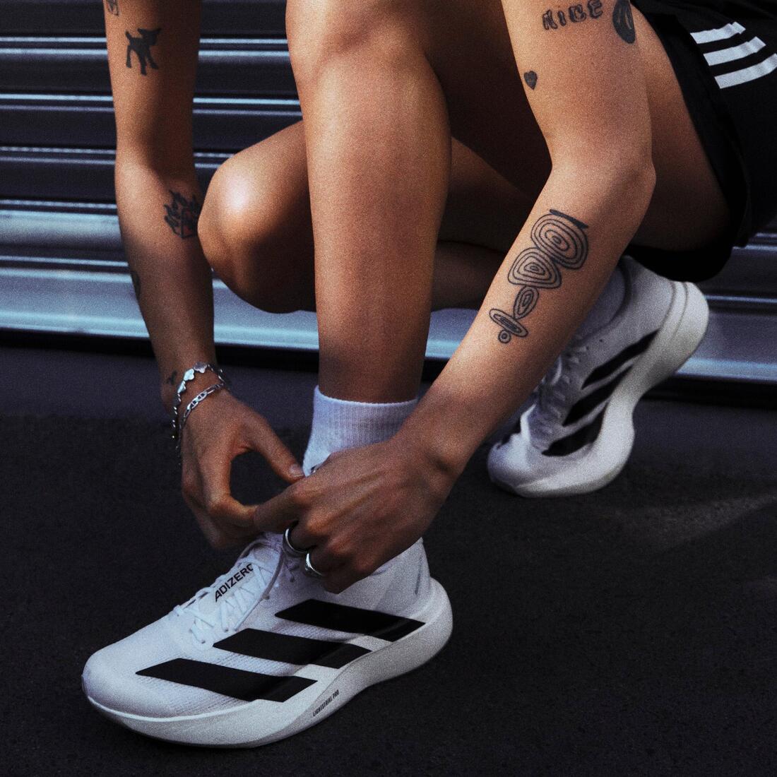 Chaussures running femme, adidas Adizero Evo SL noires et blanches