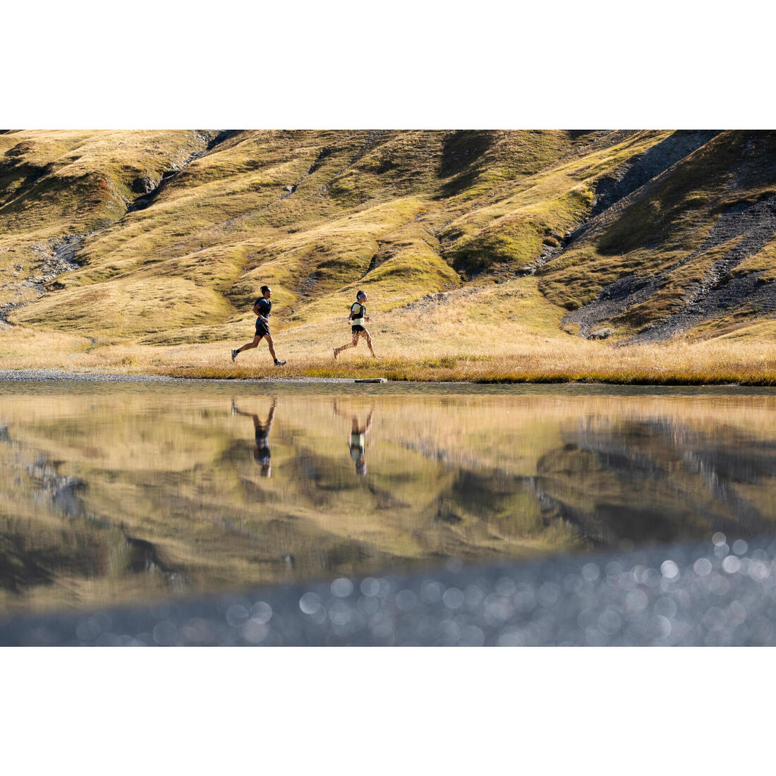 Short de trail running baggy femme noir