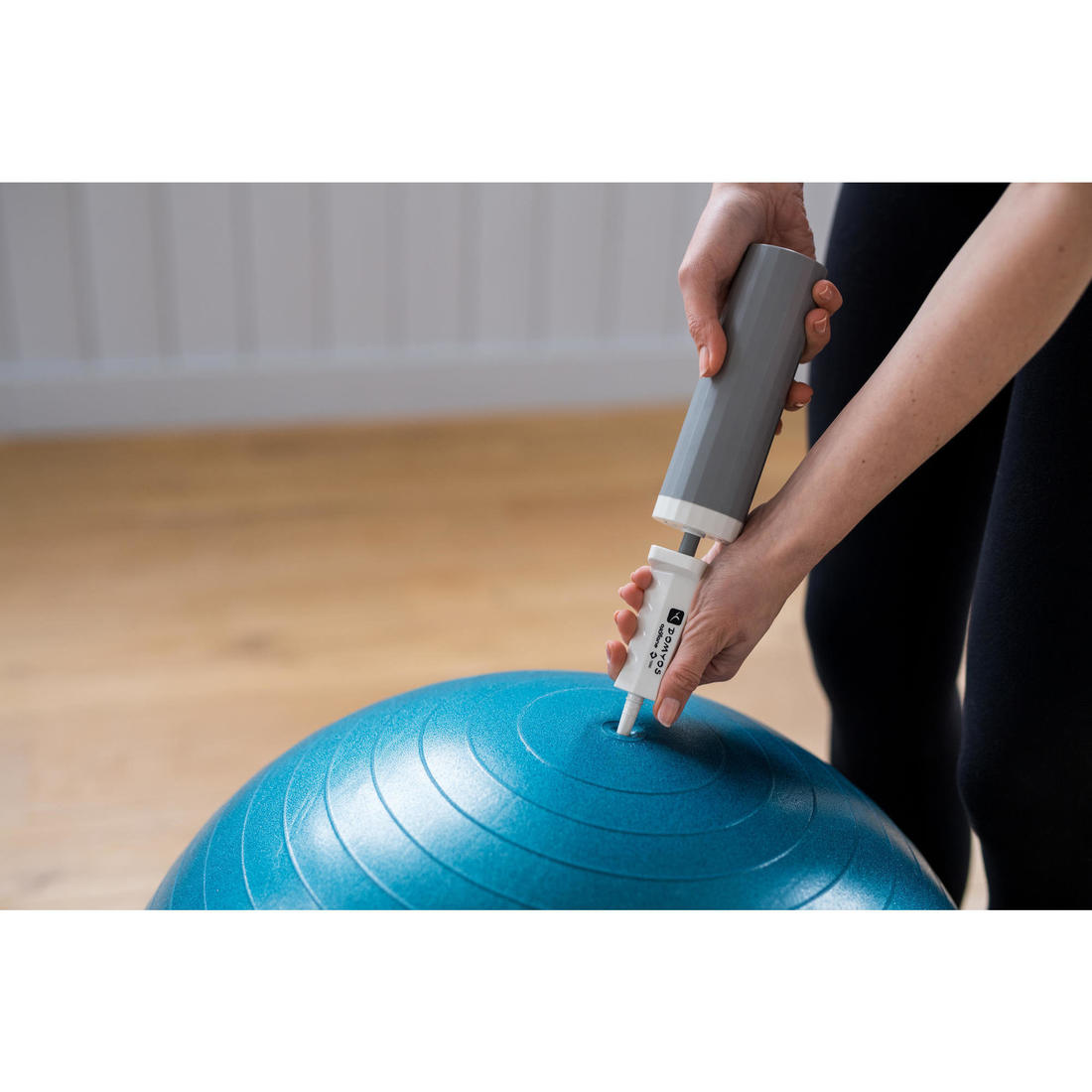 Pompe pour gym ball compact, blanc