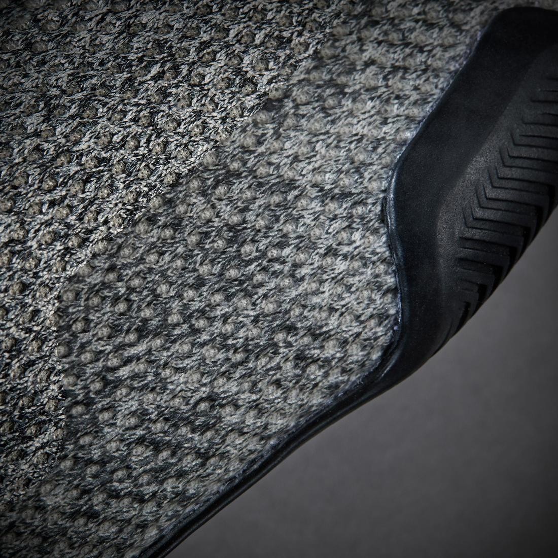 Chaussures de boxe anglaise 500 noires, légères et flexibles.