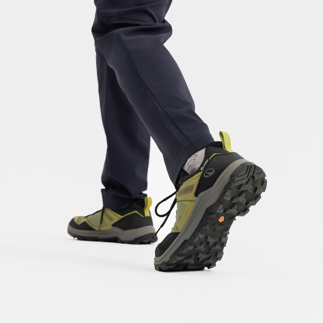 Chaussures de randonnée basses imperméables homme, MH100
