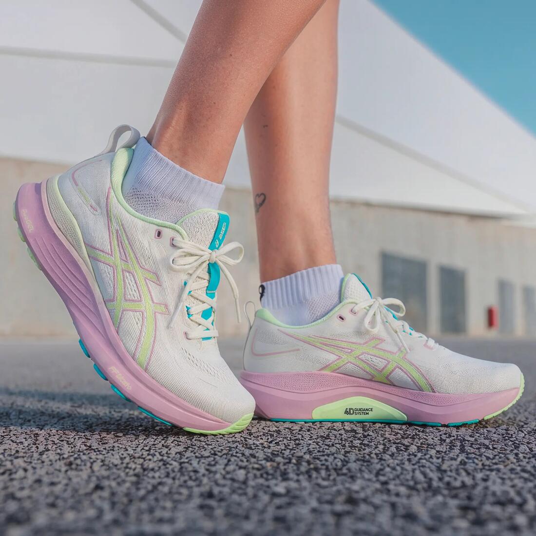 Chaussures de running route femme Asics Gel Superion 9