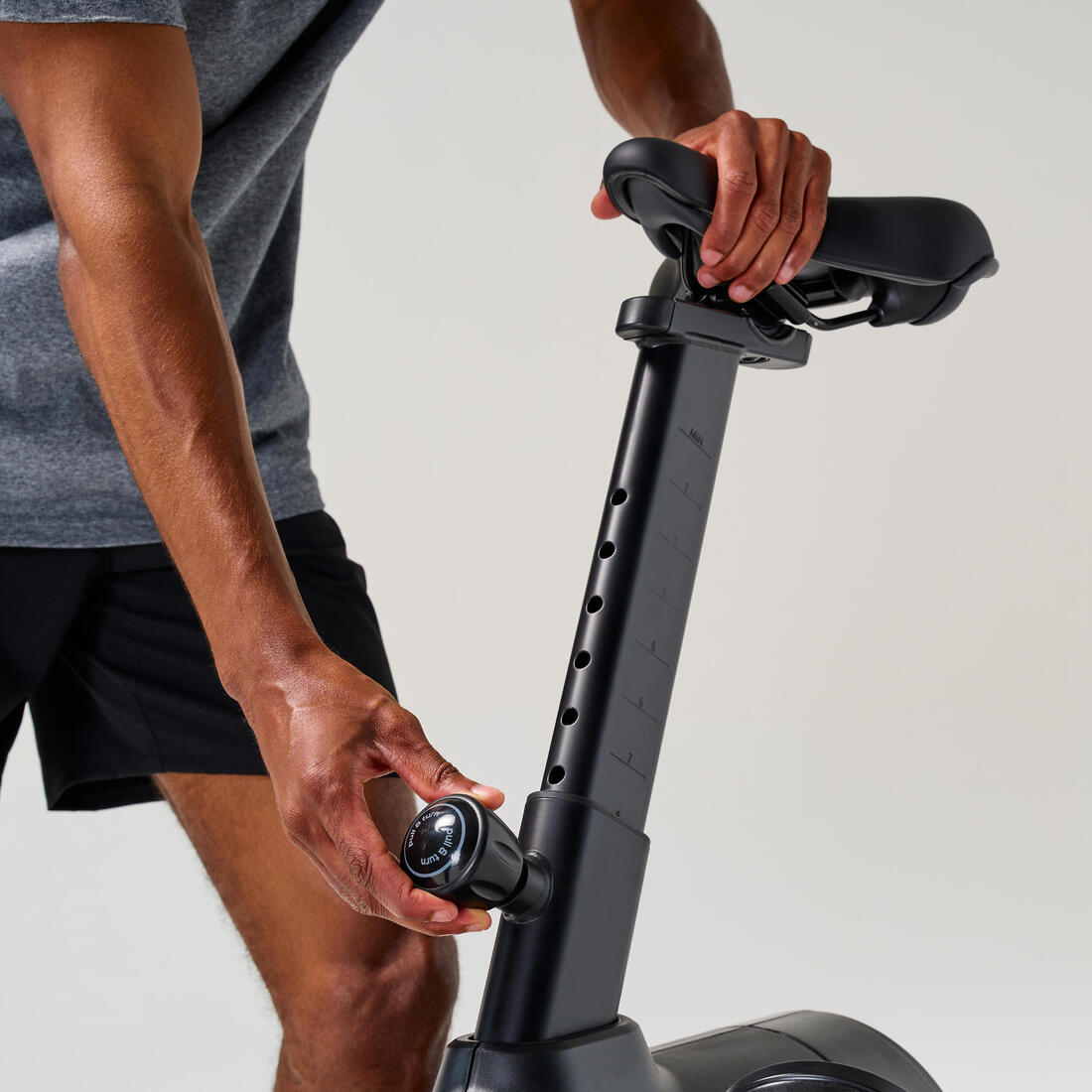 Vélo d'appartement avec résistance motorisée, EB520 B, garanti par Decathlon