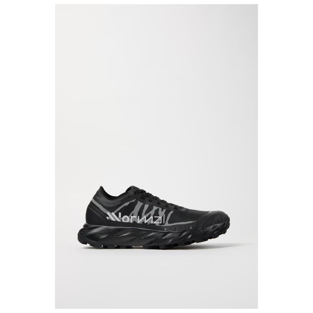Chaussures de trail de la marque NNORMAL