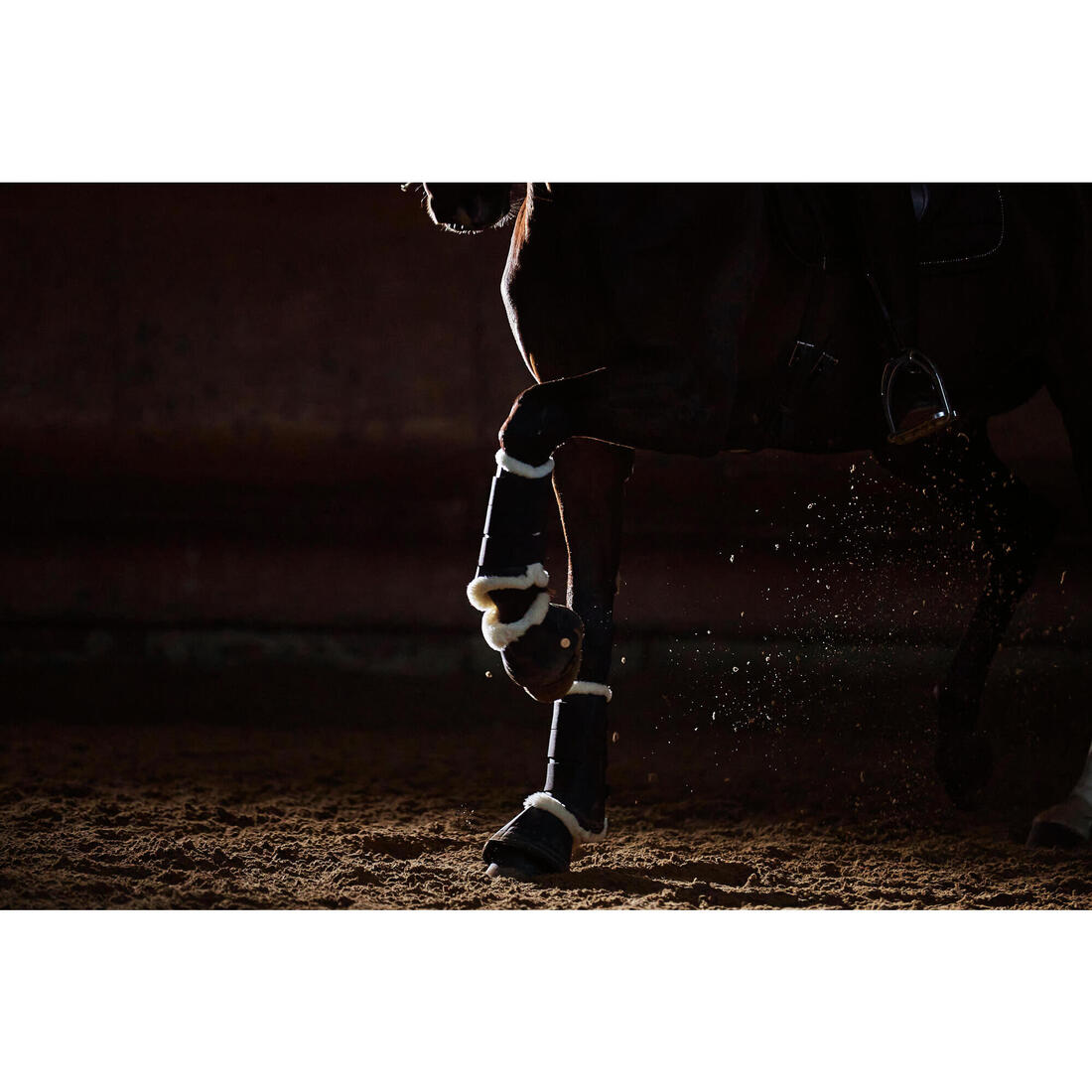 Cloches dressage ouvertes mouton synthétique Cheval et Poney - 500 noires x2