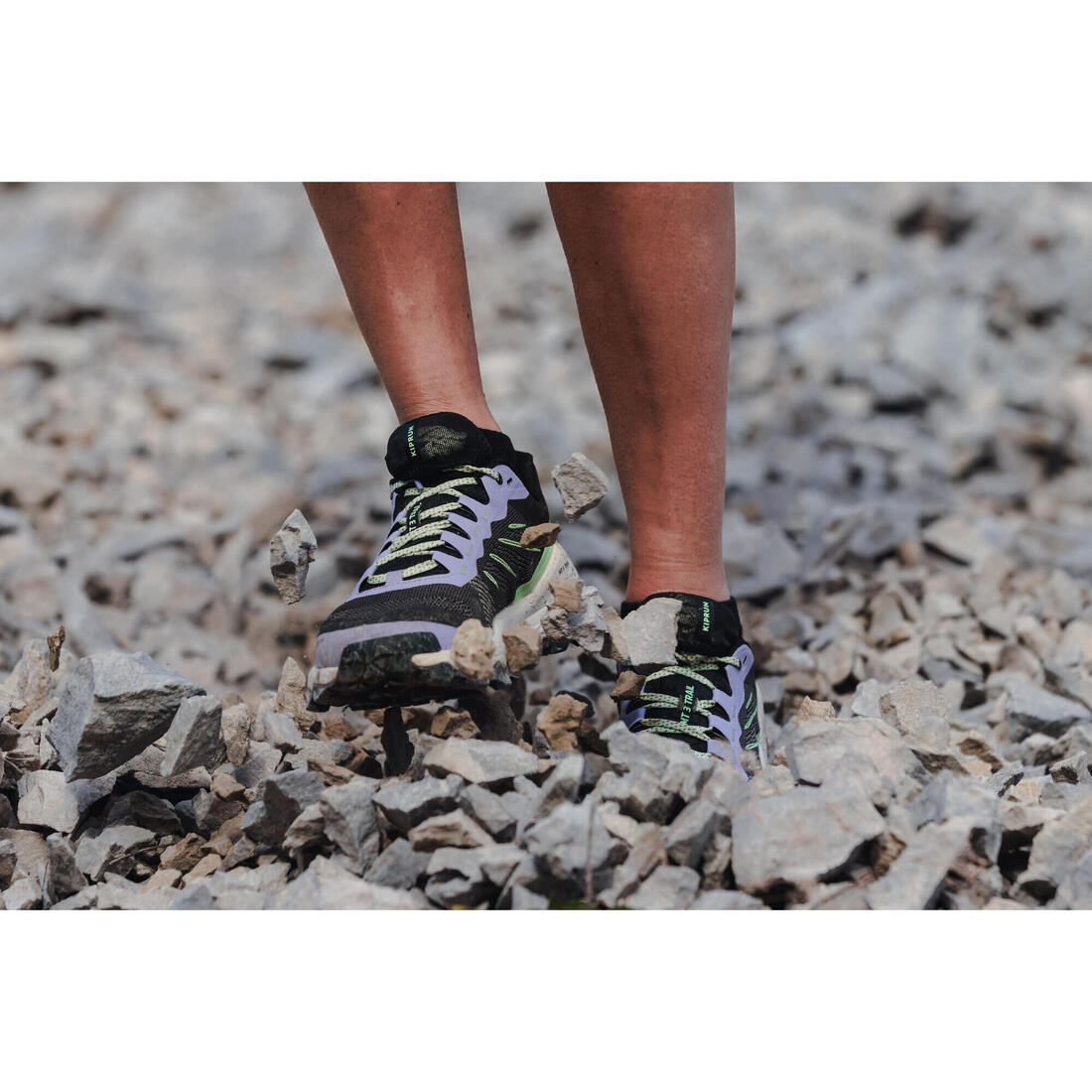 Chaussures de running trail femme, Kiprun mt3, noir fumé
