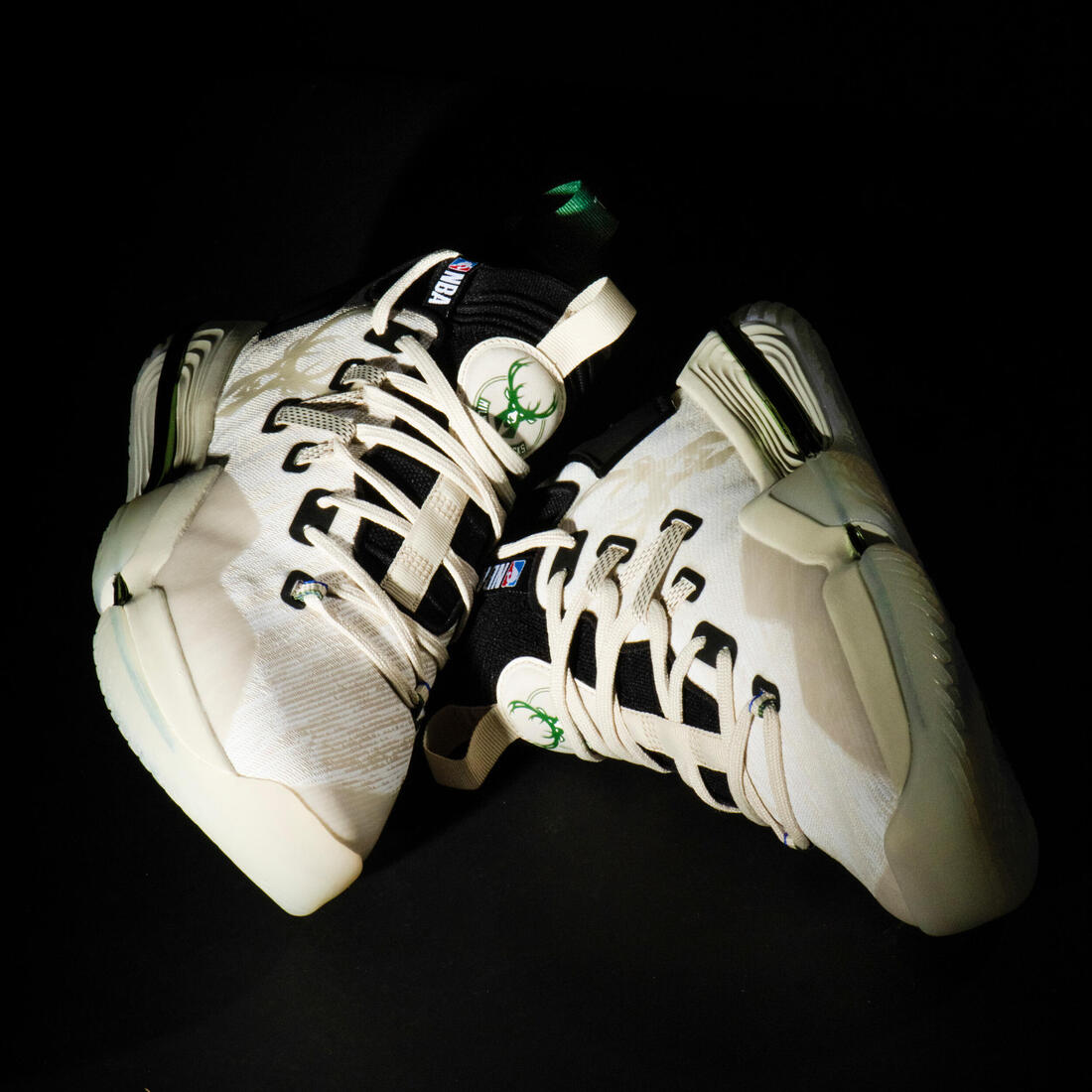 CHAUSSURES DE BASKETBALL NBA LOS ANGELES LAKERS TIGE MID - SE900