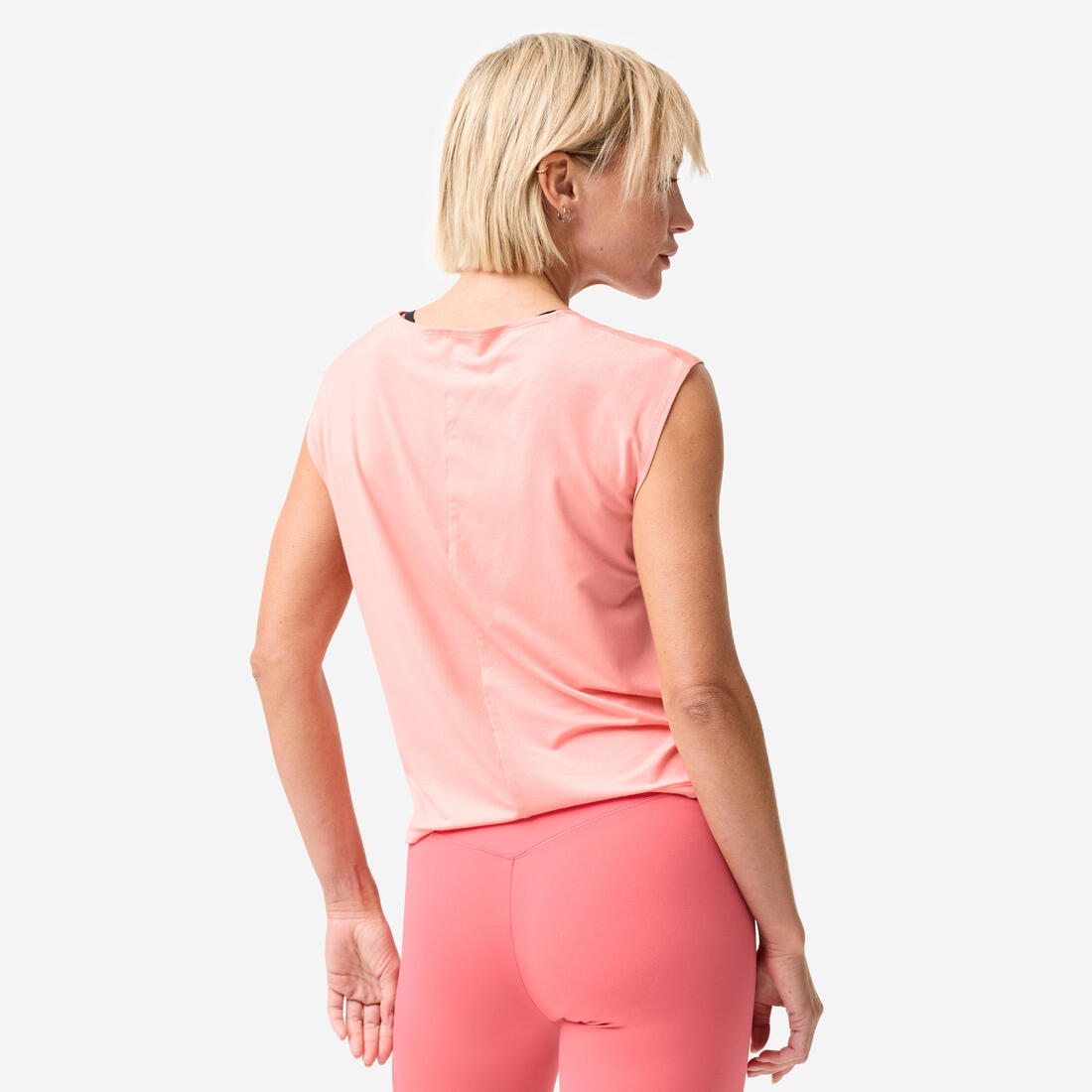 Un débardeur fluide et respirant de yoga/pilates, gris foncé