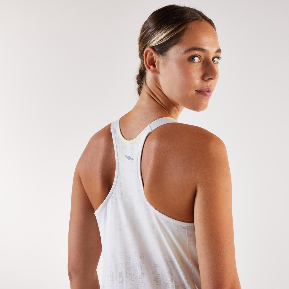Débardeur de running Femme avec brassière intégrée, Kiprun Run 500 Confort beige
