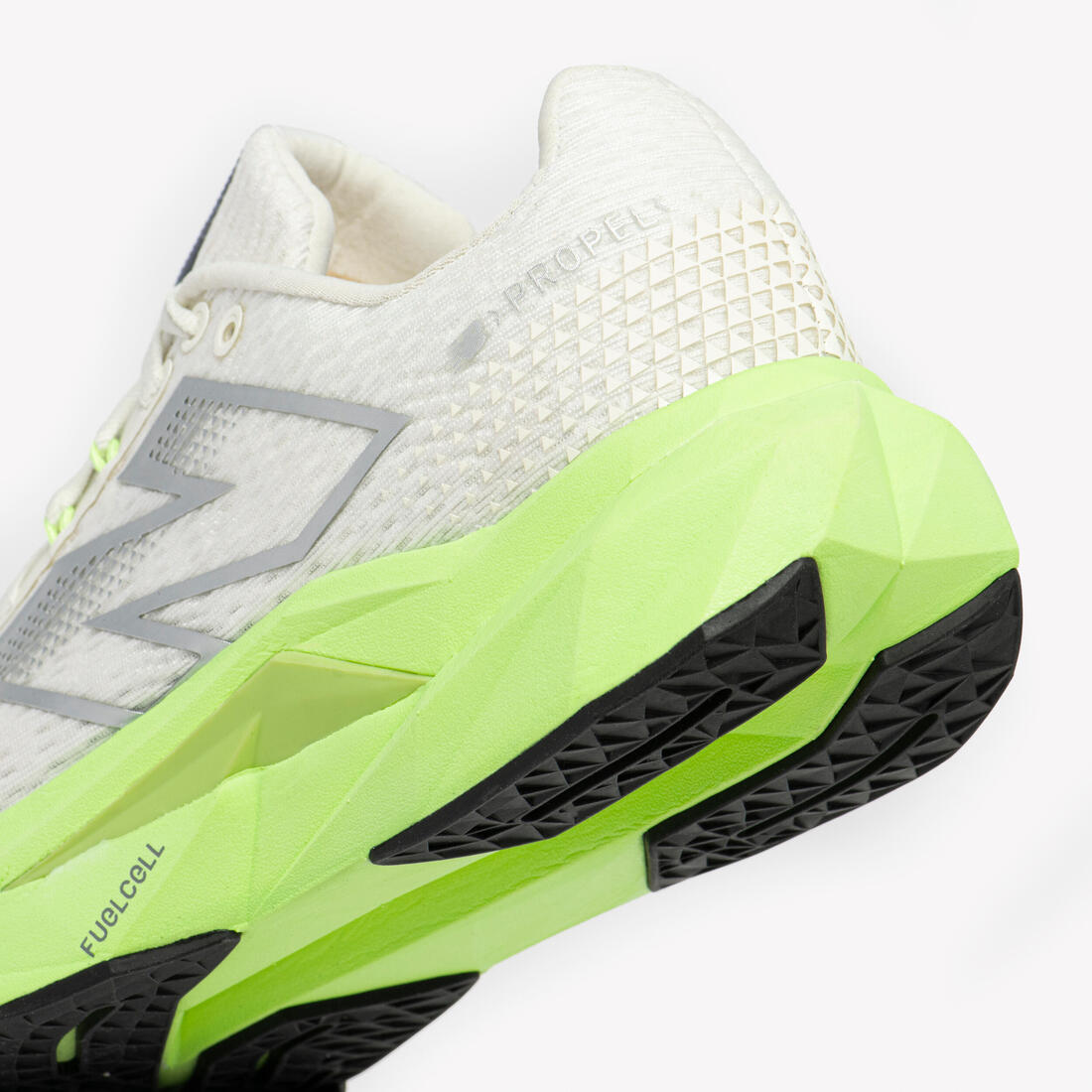 Chaussure de running Femme New Balance, Fuelcell Propel V5 blanc