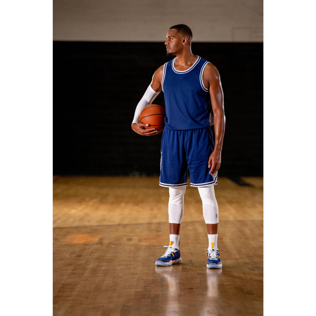 SOUS MAILLOT BASKETBALL COUPE SLIM HOMME UT500 NOIR LOS ANGELES LAKERS NBA