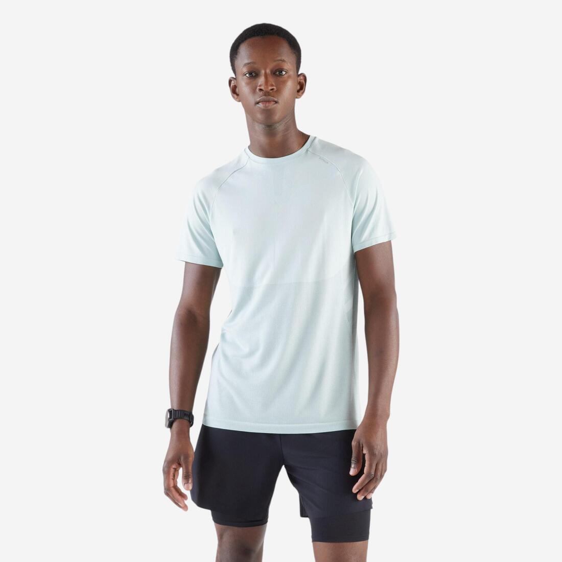 T-shirt de running sans coutures homme - kiprun run 500 confort – vert délicat