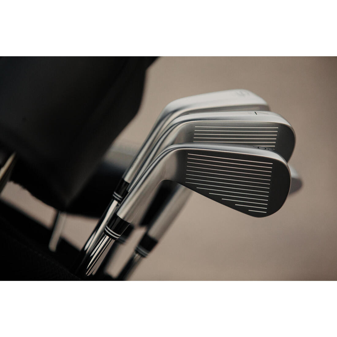 Série fers golf droitier VITESSE MOYENNE / REGULAR graphite, 500
