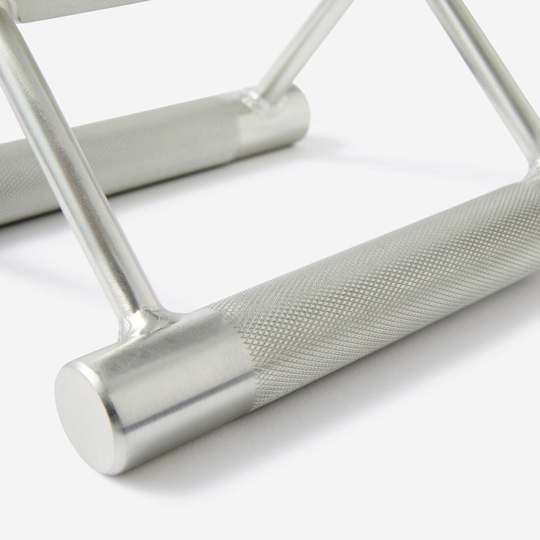 Triangle de tirage, musculation, revêtement métal avec stries