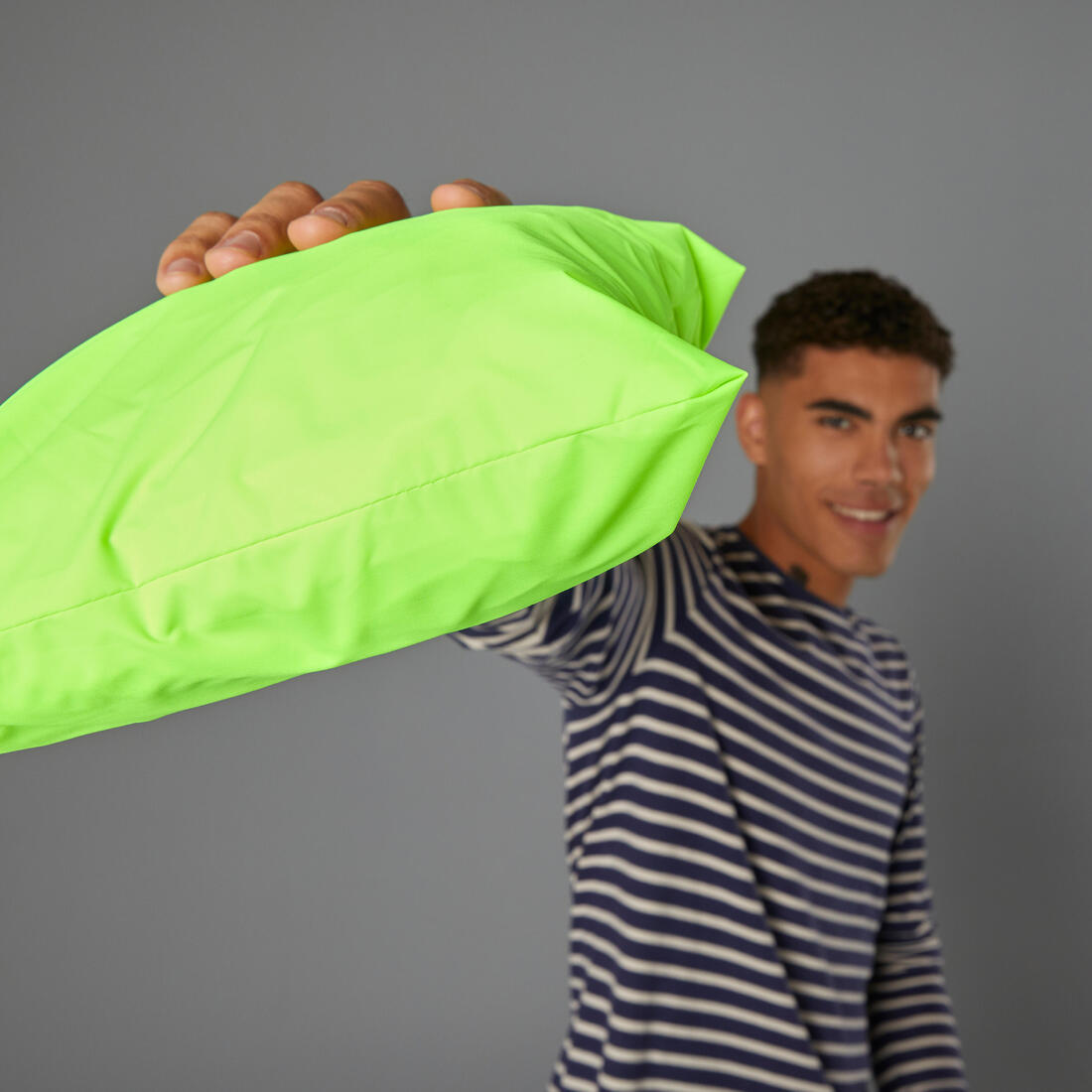 VESTE PLUIE VELO VILLE HOMME 120 JAUNE FLUO CERTIFIÉE EPI VISIBILITÉ JOUR
