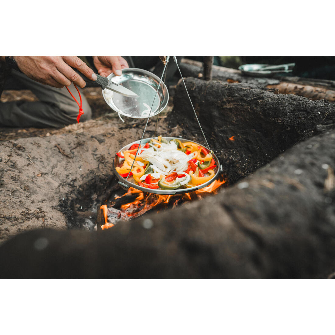 Plancha Poele cuisson sur feu trépied 30 cm Bushcraft acier inoxydable