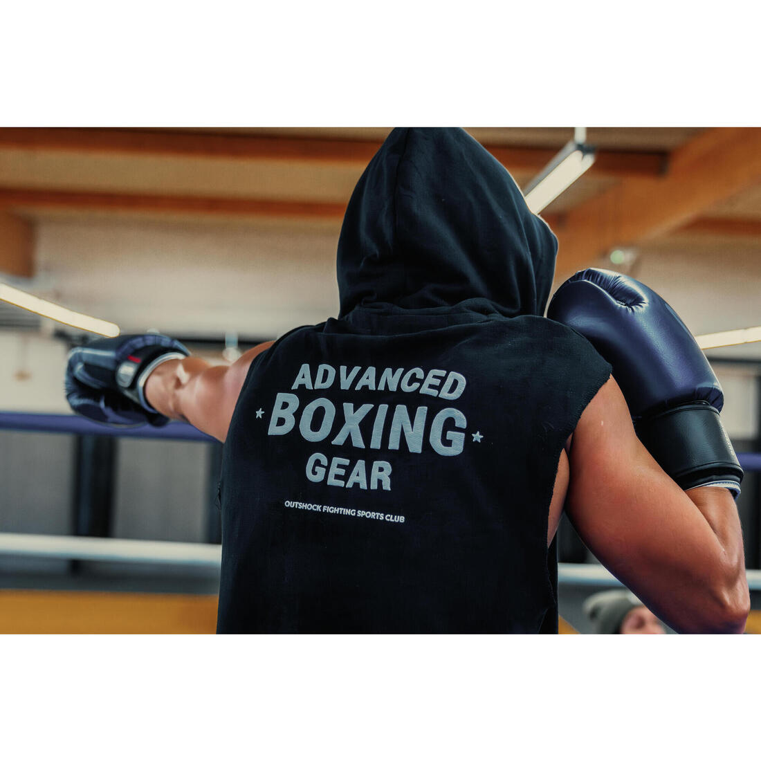 DEBARDEUR BOXE  CAPUCHE  NOIR
