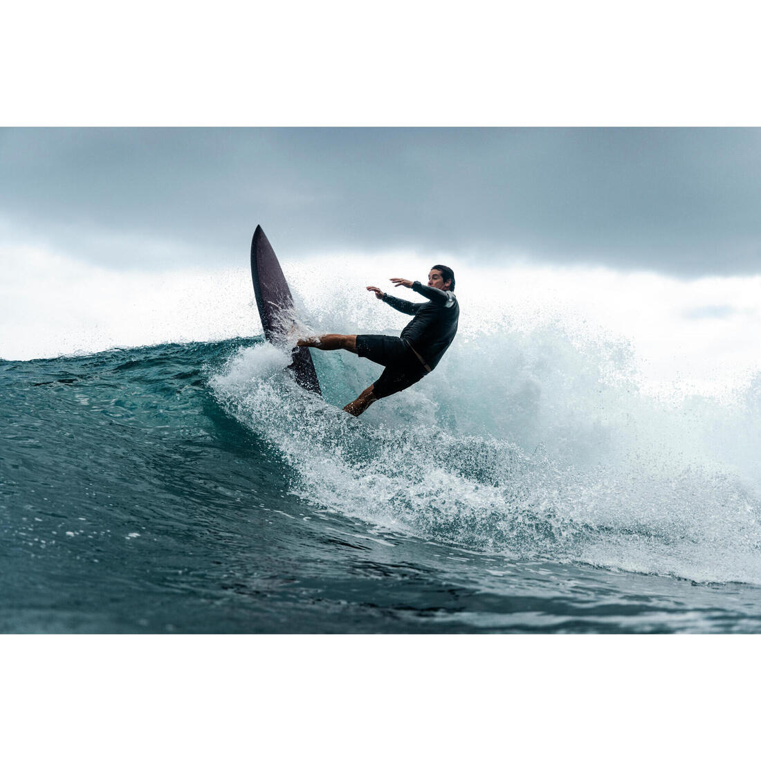 Planche de surf fish 6'1 avec boitiers Futures sans ailerons