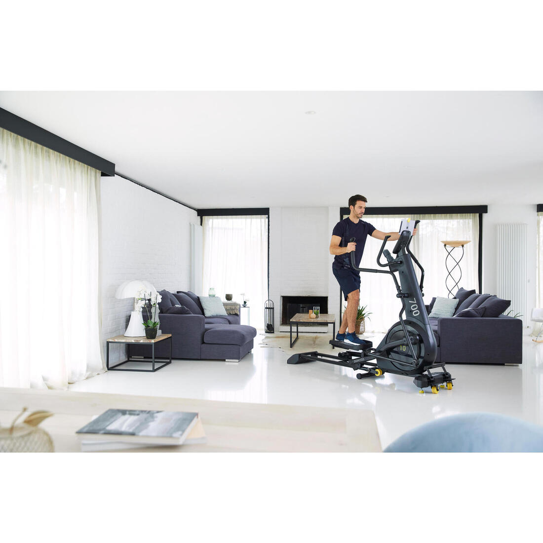 Elliptique roue avant 700 pliable, auto-alimenté et connecté