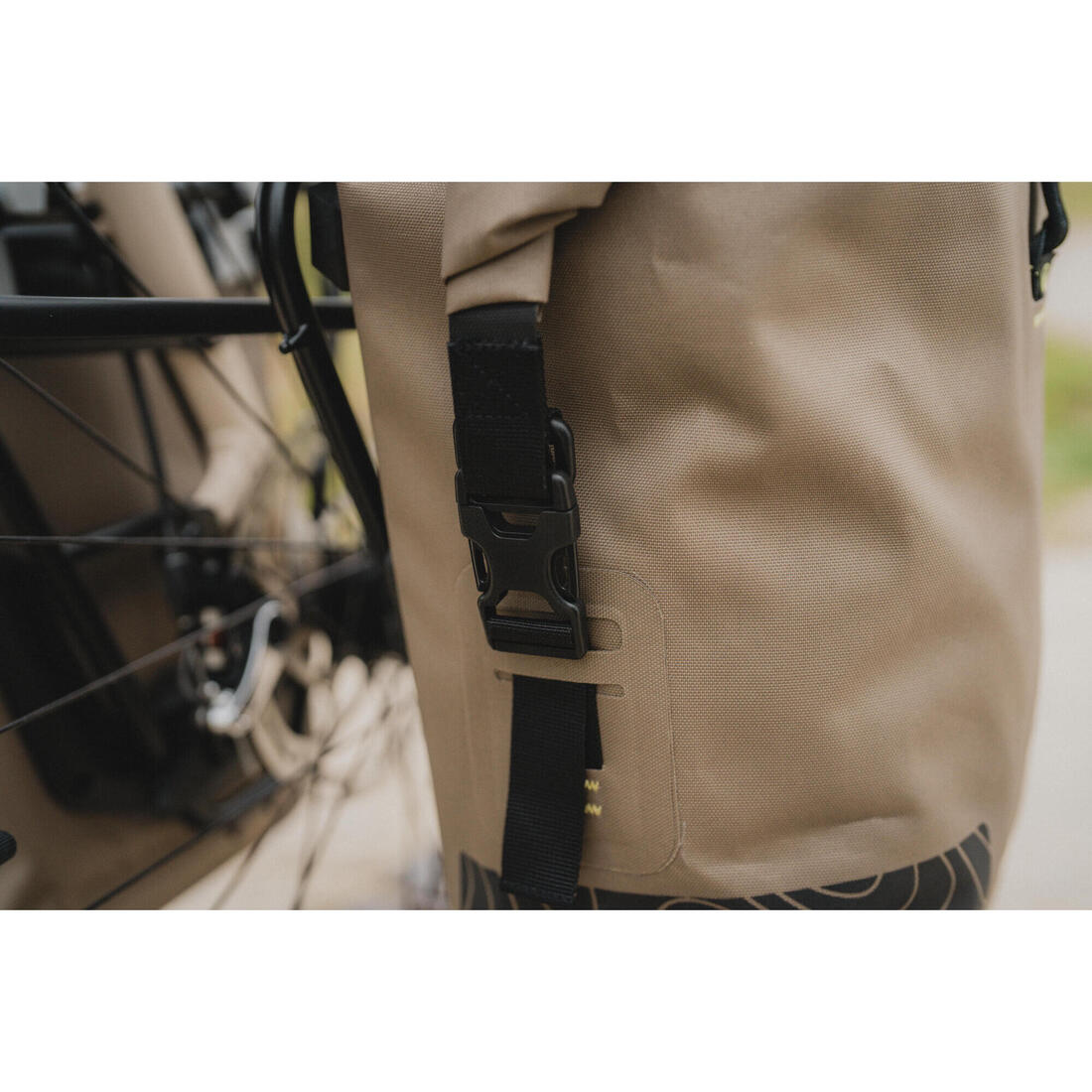 Sacoche porte bagage voyage à vélo 24L étanche IPX6, ADVT 900