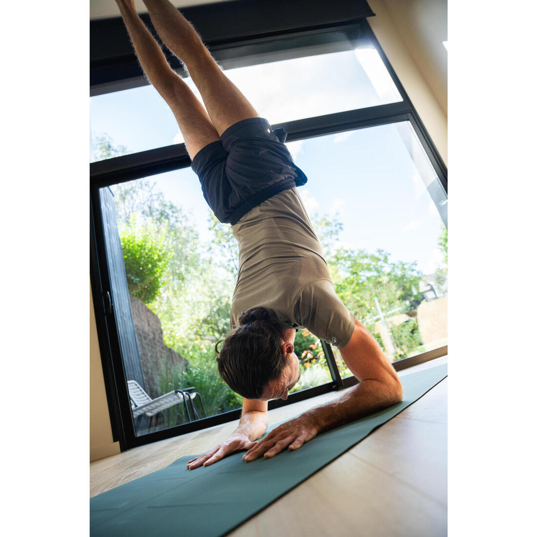 SHORT HOMME HOT YOGA ULTRA LEGER AVEC SLIP INTEGRE SIENNE