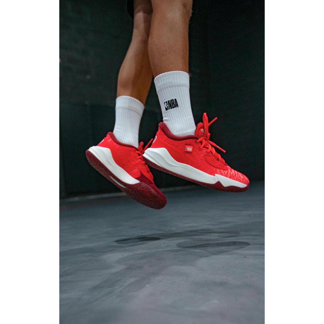 Chaussures de basketball NBA Chicago Bulls enfant - FAST 900 LOW-1