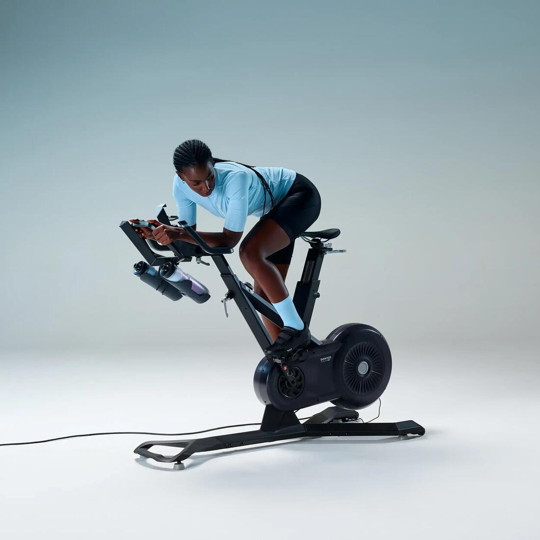 Challenge bike ultra silencieux, fluide, performant, 1500w et connecté à zwift