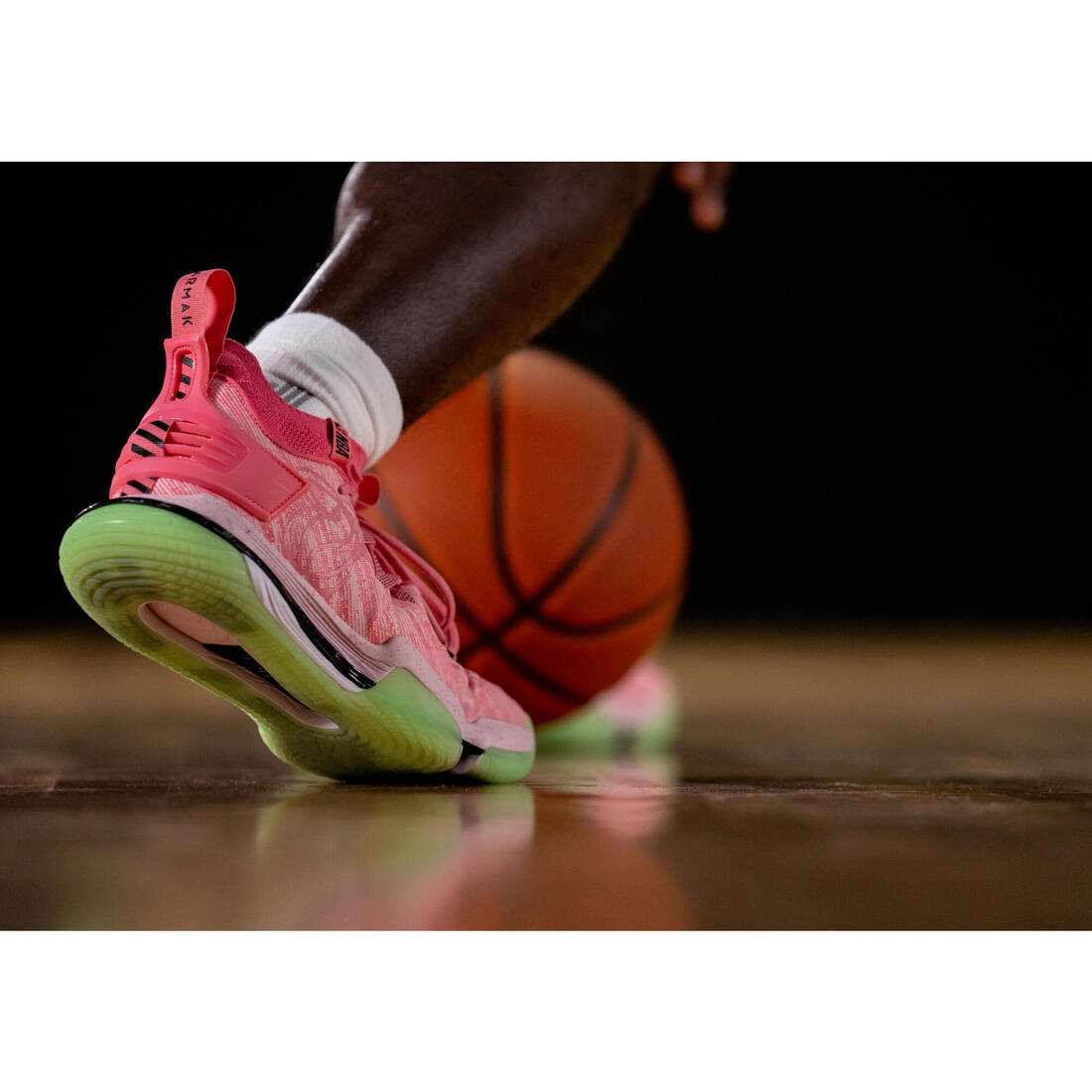 CHAUSSURES DE BASKETBALL NBA LOS ANGELES LAKERS TIGE MID - SE900
