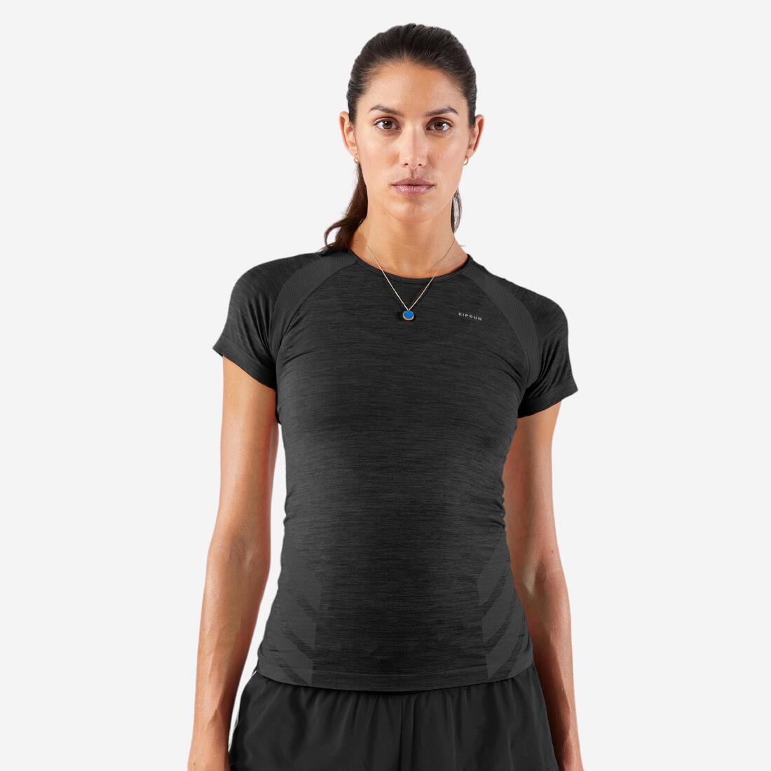 T-shirt running & trail sans couture femme - kiprun run 500 confort slim – noir fumé