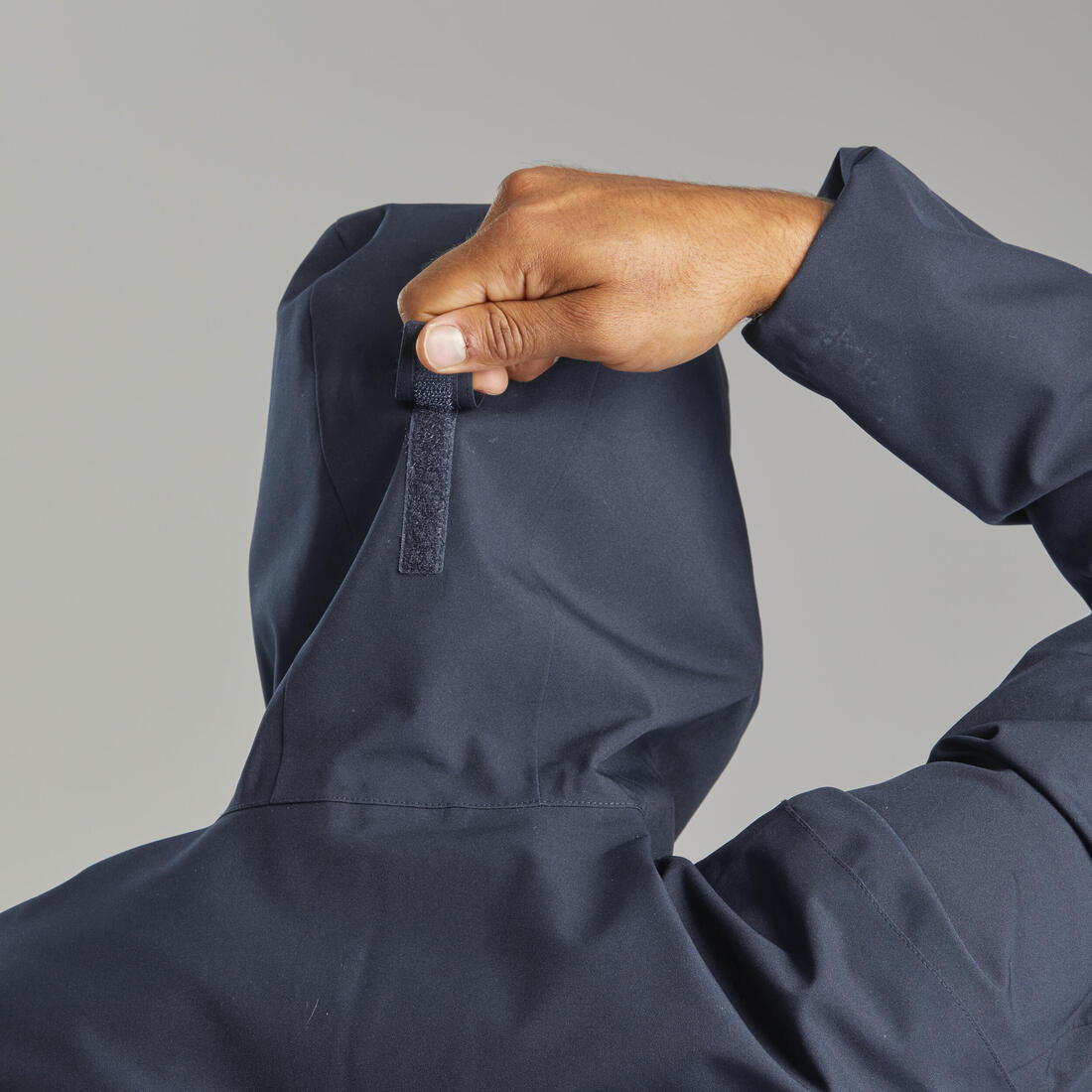 Veste de randonnée imperméable et légère homme, MH100 bleu foncé