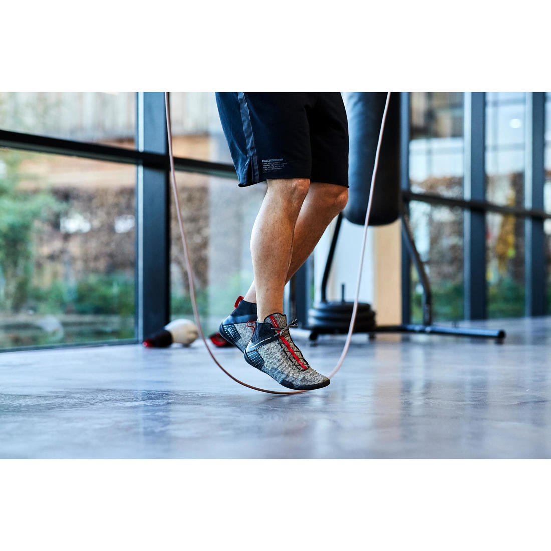 Chaussures de boxe anglaise 500 noires, légères et flexibles.
