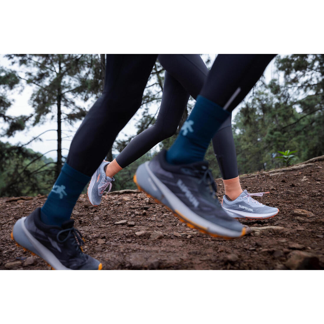 Chaussures de route et trail running femme, Kiprun Kipcore gravel gris et