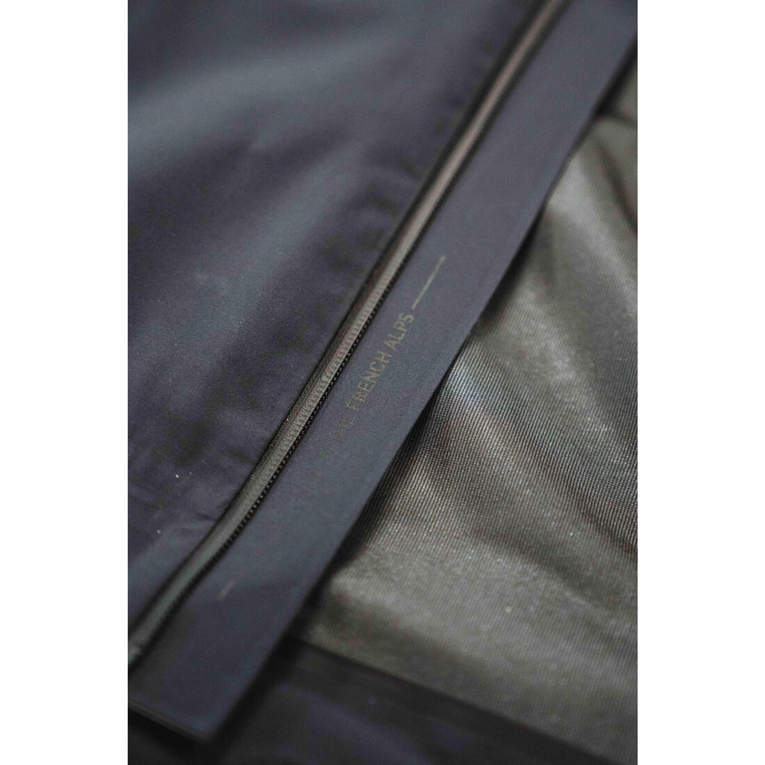 Veste de randonnée imperméable et légère homme, MH900