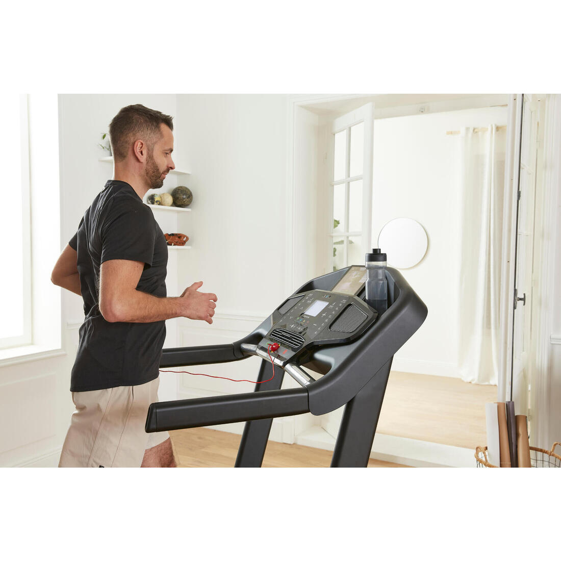 Tapis de course t900d connecté et performant, 18 km/h, 50x143cm