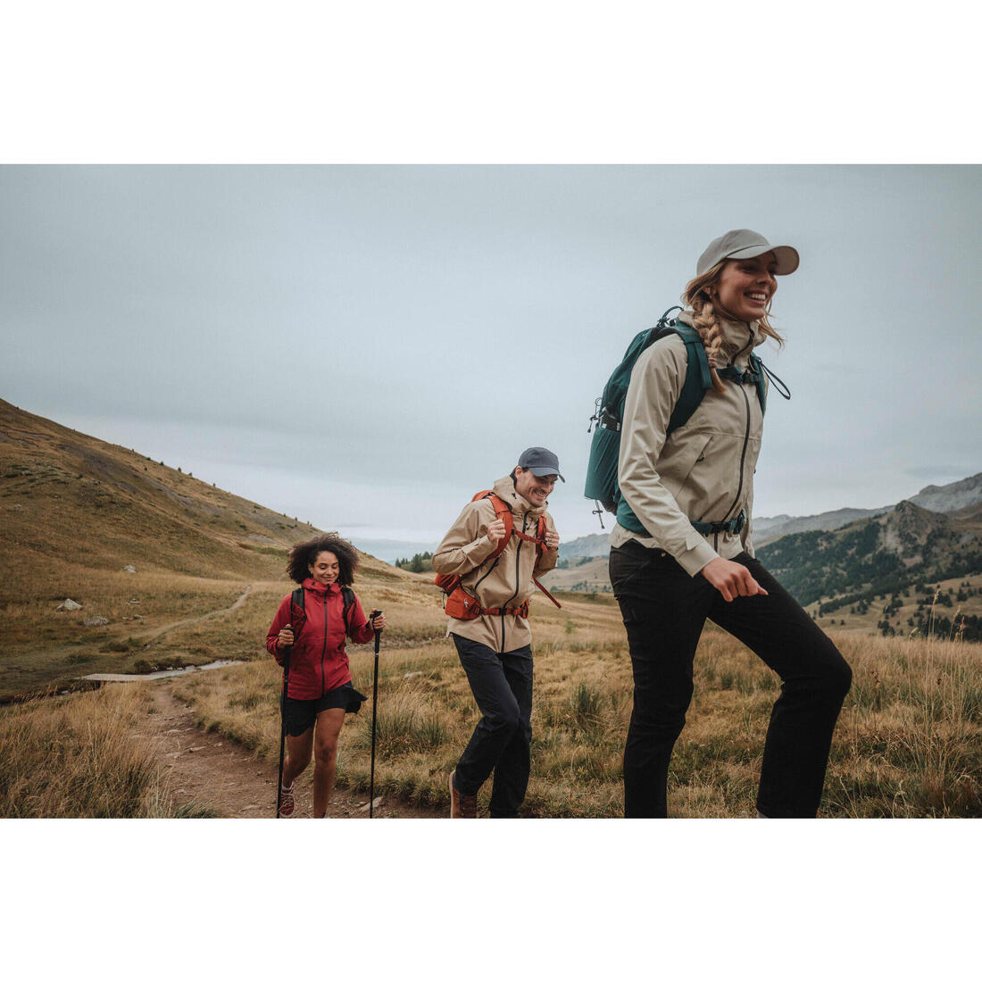 Veste imperméable et respirante de randonnée homme, MH500