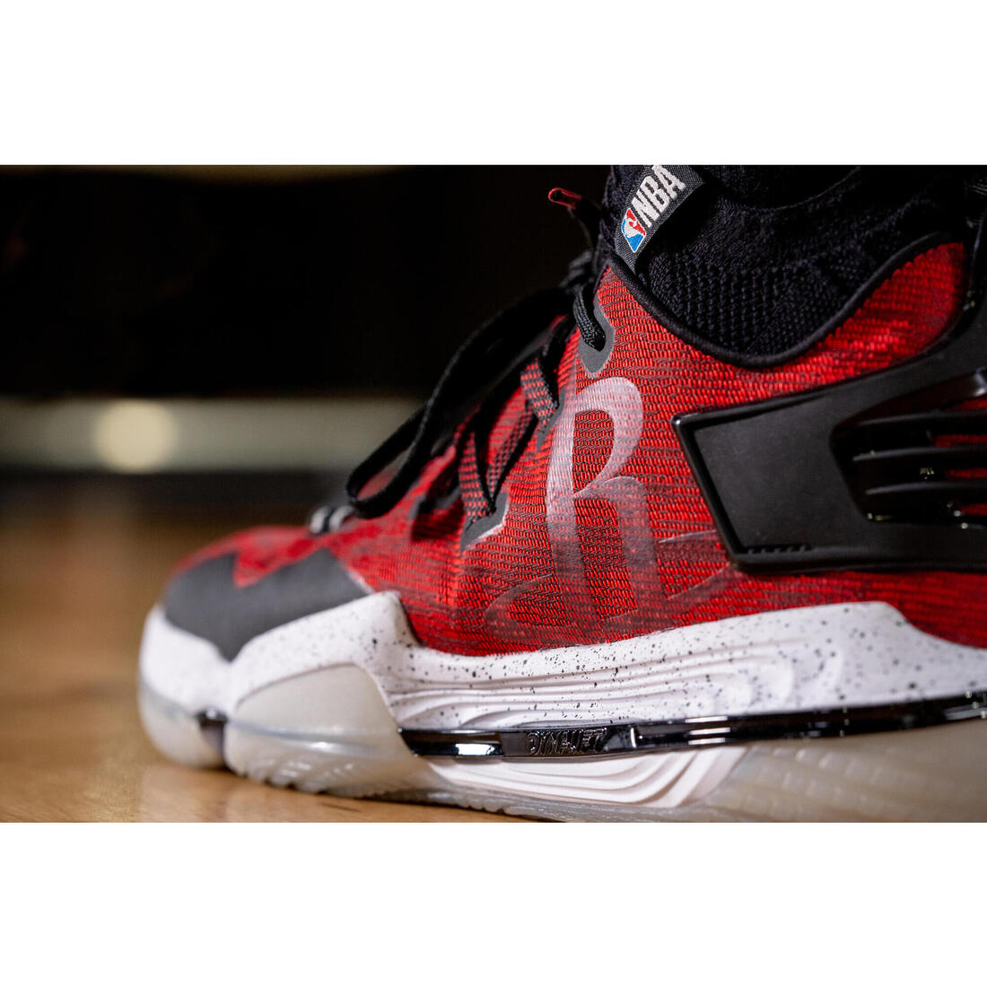 CHAUSSURES DE BASKETBALL NBA LOS ANGELES LAKERS TIGE MID - SE900