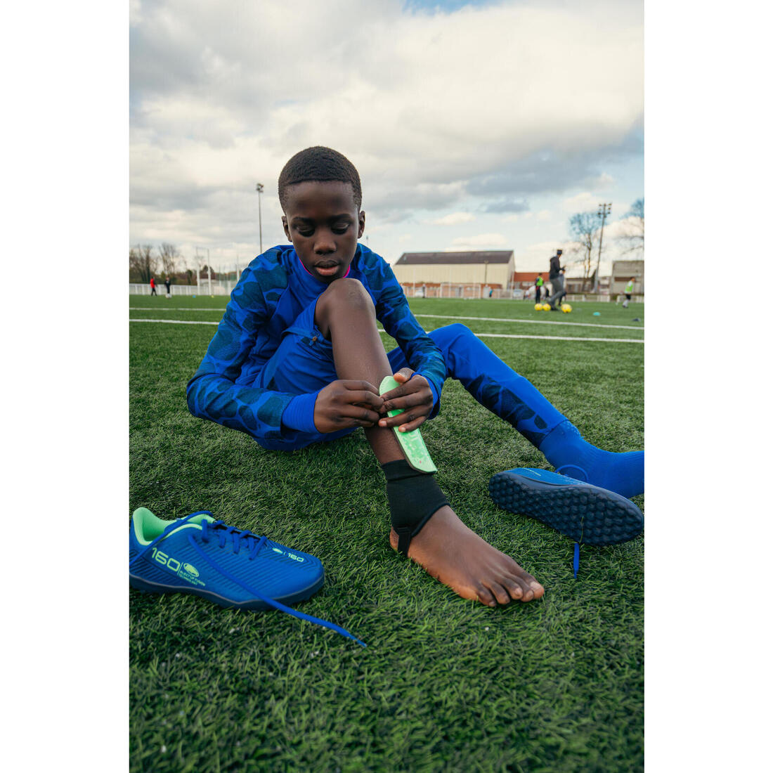 Protège-tibias de football enfant ESSENTIAL 140